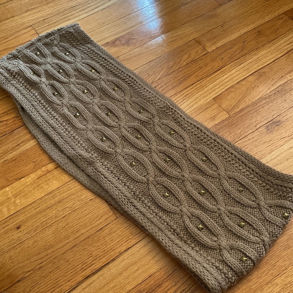 Steve Madden infinity scarf. Like new - Picture 4 of 4
